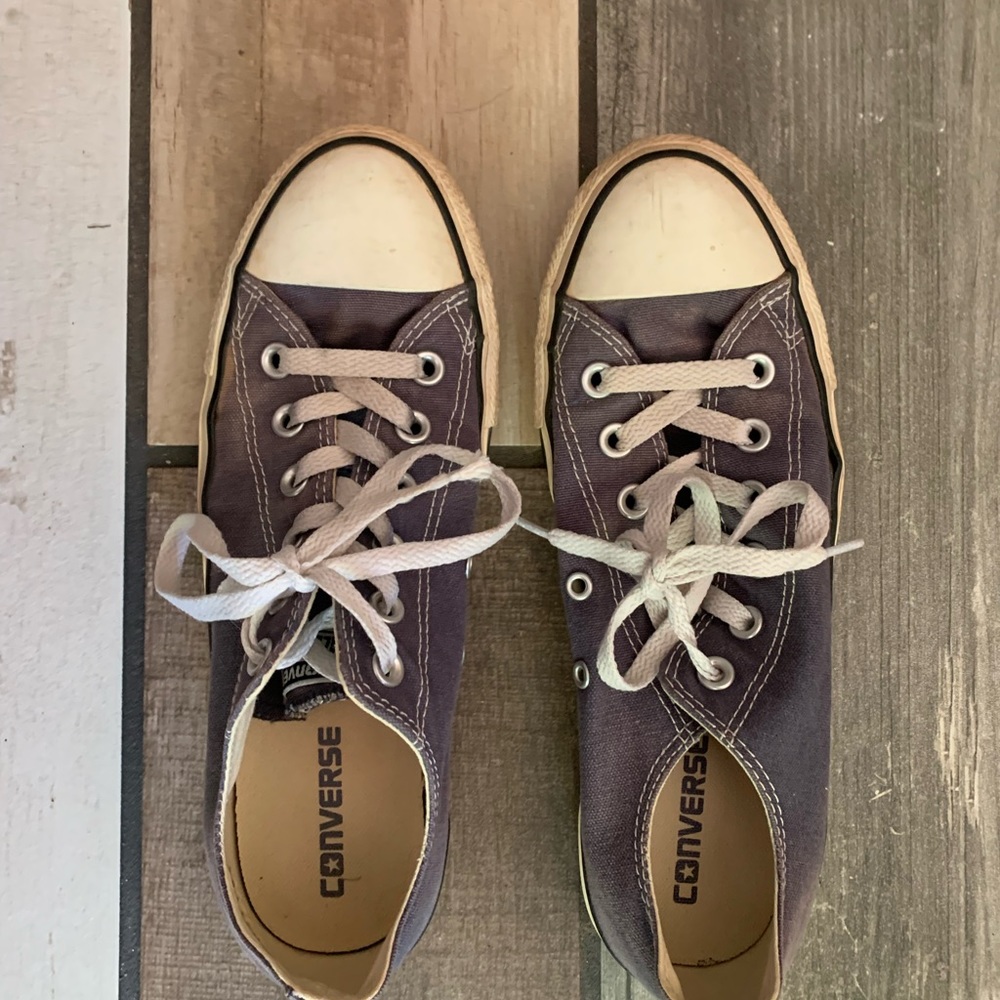 Converse All-Star Shoe Men's 7 / Womens 9  Gray/Purple Color